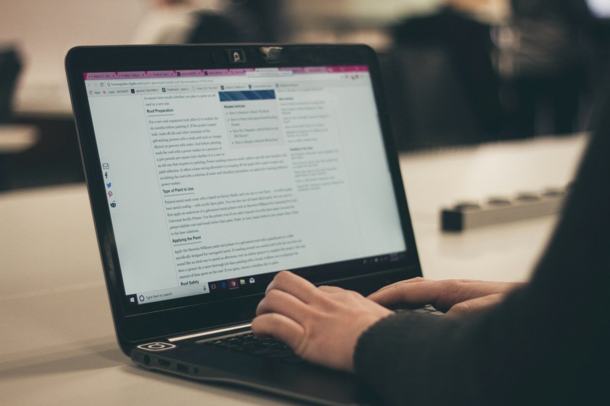 Błędy w content marketingu których należy unikać. Przewodnik dla biznesu 2026